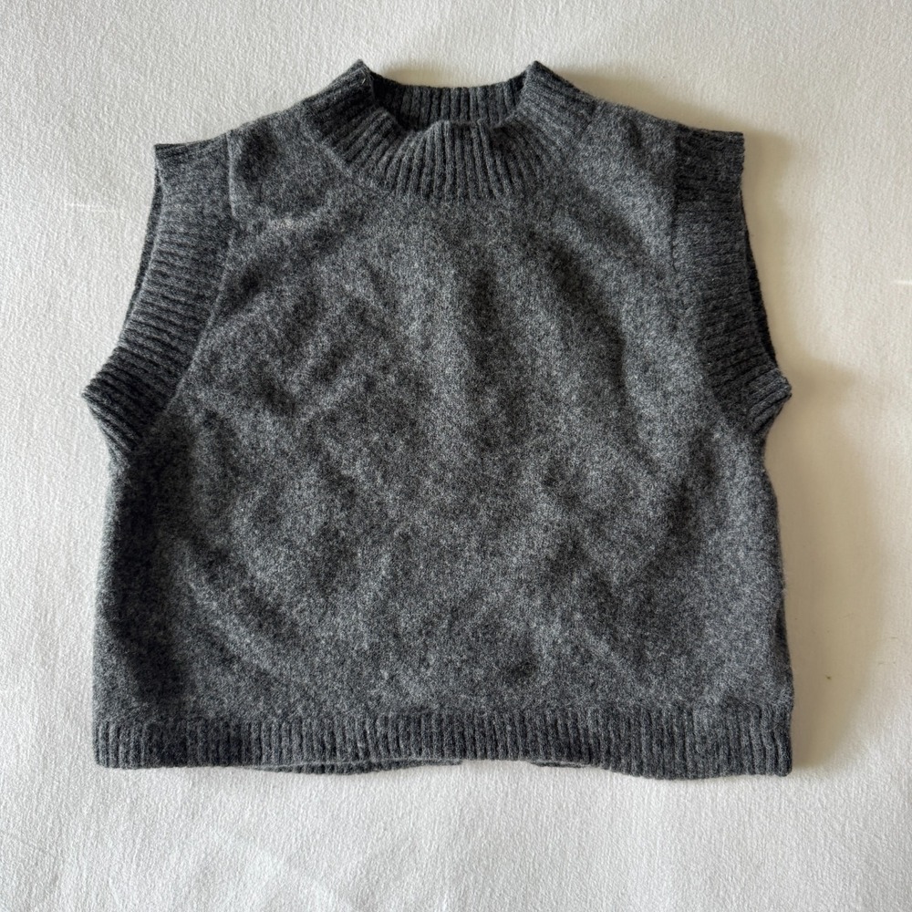 Olivaceous Cashmere Australian Wool Sweater Vest S Gray Split Back Quiet Luxury